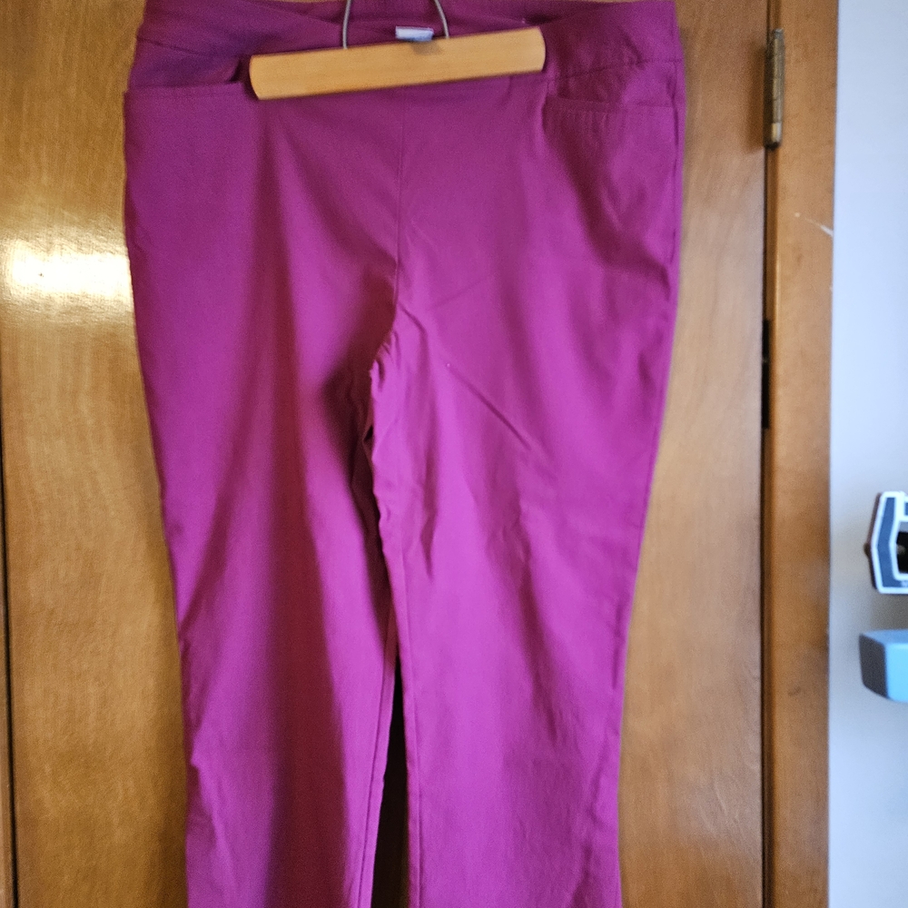 Chico's Magenta Cropped Ankle Pants